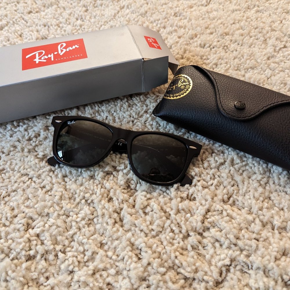Ray-Ban Classic Wayfarer Black 2140 Sunglasses